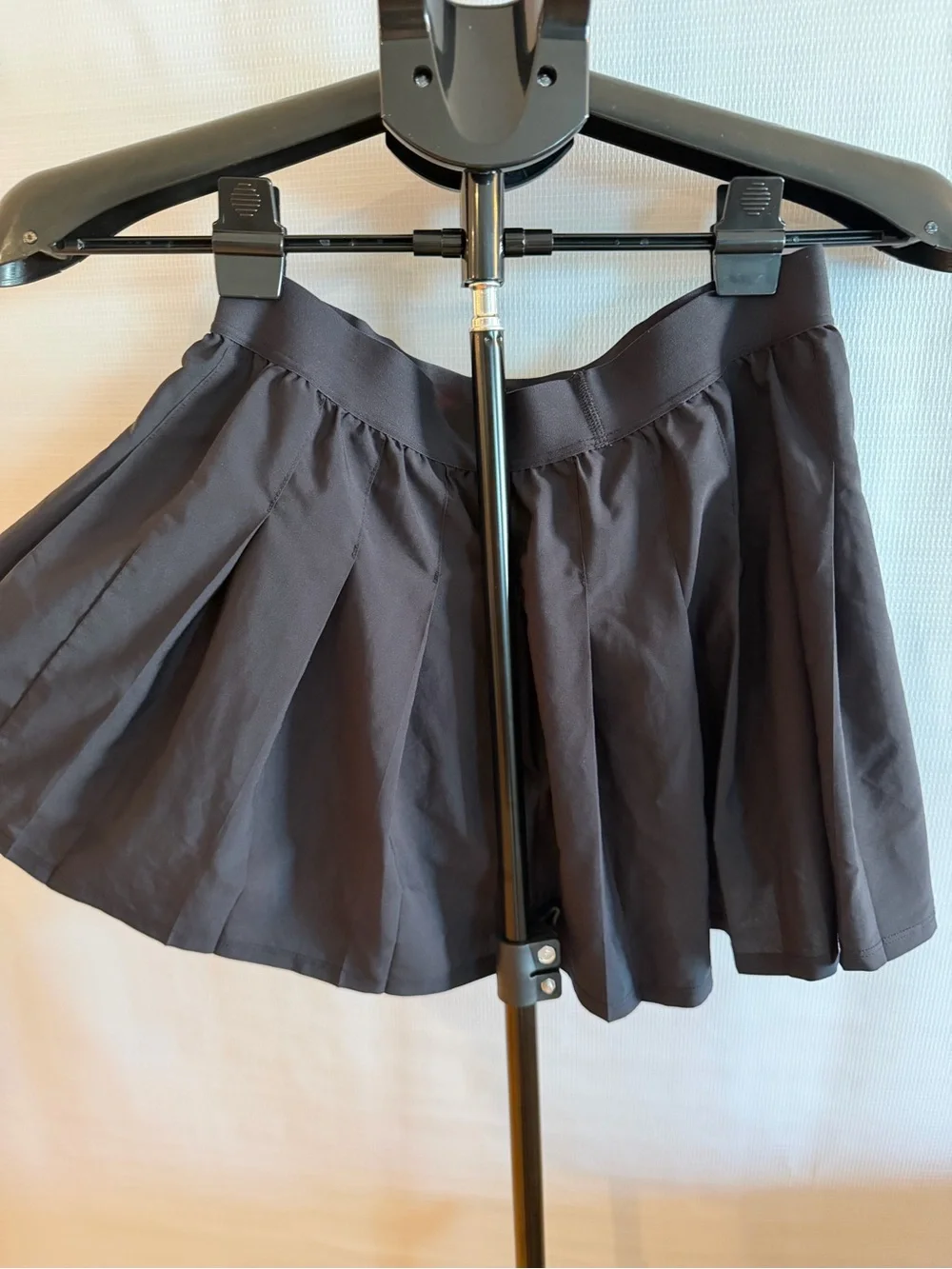 ALO Yoga Black Circle Skater Skirt